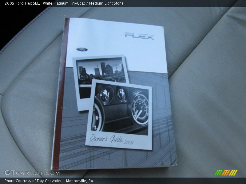 White Platinum Tri-Coat / Medium Light Stone 2009 Ford Flex SEL