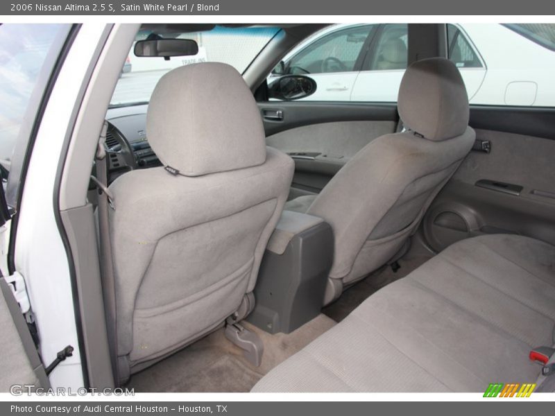 Satin White Pearl / Blond 2006 Nissan Altima 2.5 S