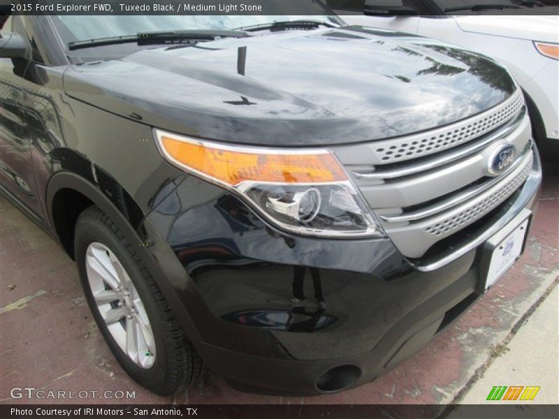 Tuxedo Black / Medium Light Stone 2015 Ford Explorer FWD