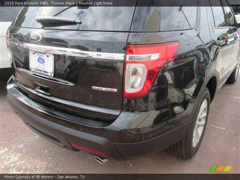 Tuxedo Black / Medium Light Stone 2015 Ford Explorer FWD