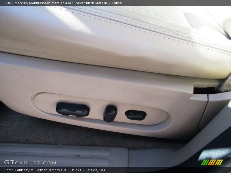 Silver Birch Metallic / Camel 2007 Mercury Mountaineer Premier AWD