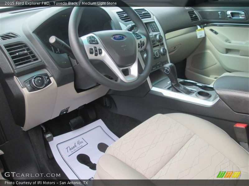 Tuxedo Black / Medium Light Stone 2015 Ford Explorer FWD