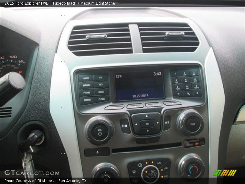 Tuxedo Black / Medium Light Stone 2015 Ford Explorer FWD