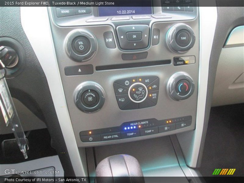 Tuxedo Black / Medium Light Stone 2015 Ford Explorer FWD