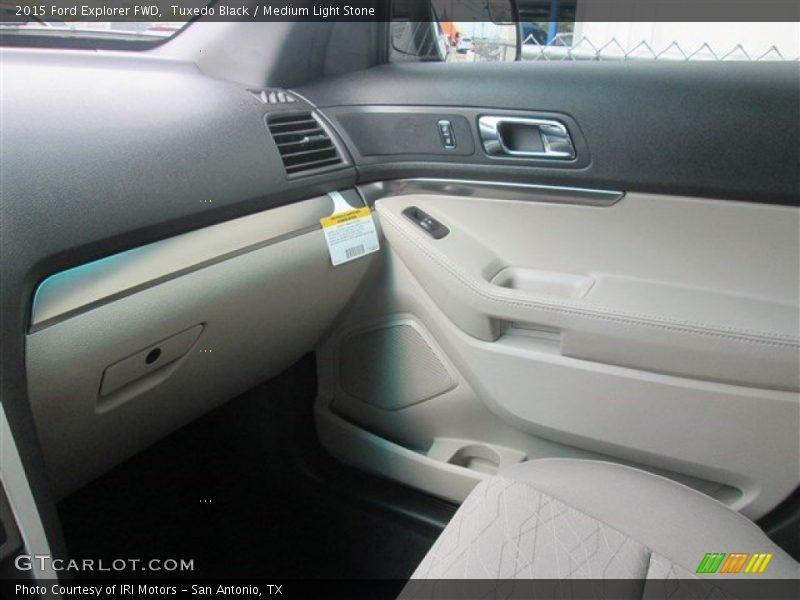 Tuxedo Black / Medium Light Stone 2015 Ford Explorer FWD