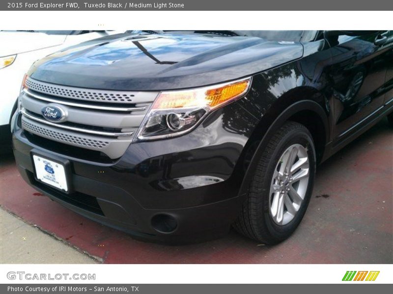 Tuxedo Black / Medium Light Stone 2015 Ford Explorer FWD