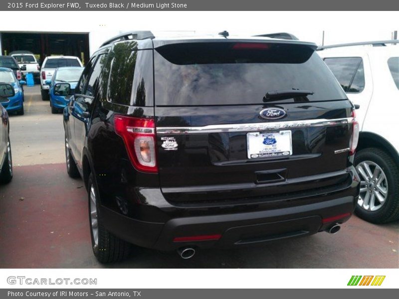 Tuxedo Black / Medium Light Stone 2015 Ford Explorer FWD