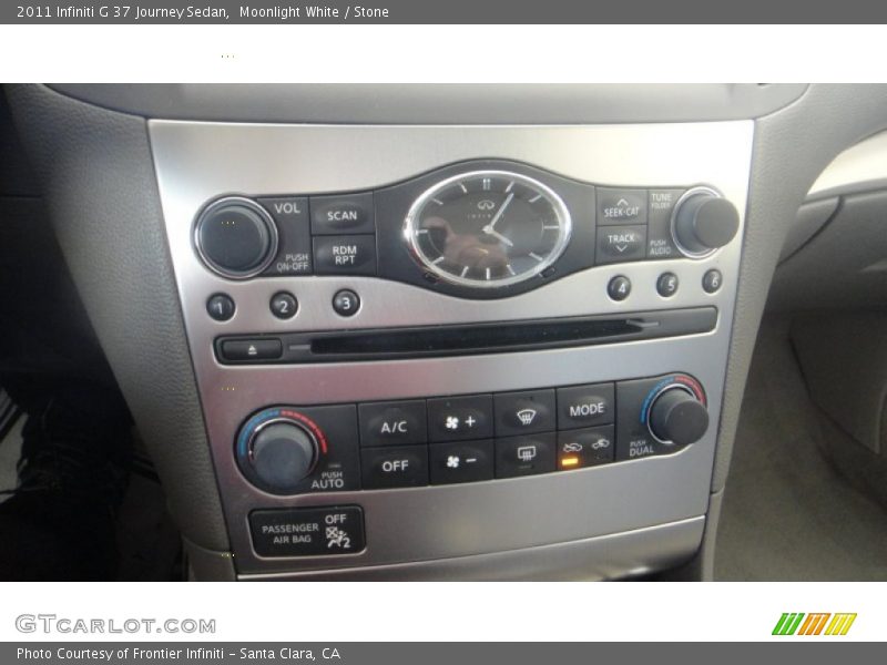 Moonlight White / Stone 2011 Infiniti G 37 Journey Sedan