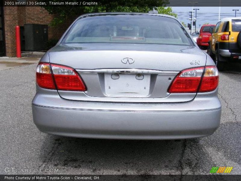 Titanium Metallic / Graphite 2001 Infiniti I 30 Sedan
