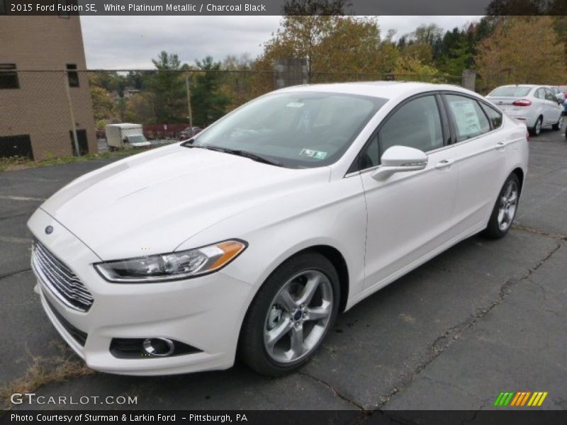 Front 3/4 View of 2015 Fusion SE