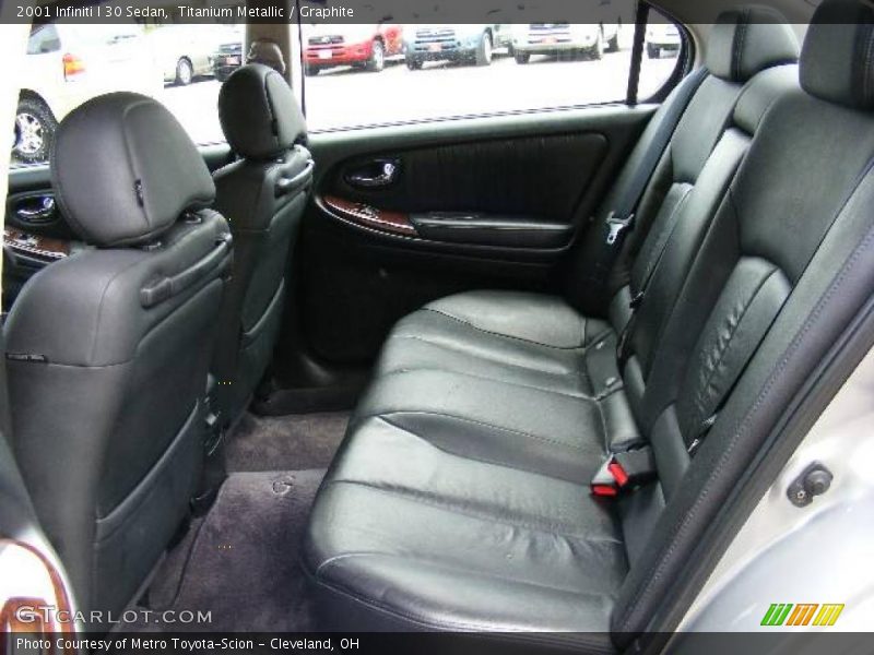 Titanium Metallic / Graphite 2001 Infiniti I 30 Sedan