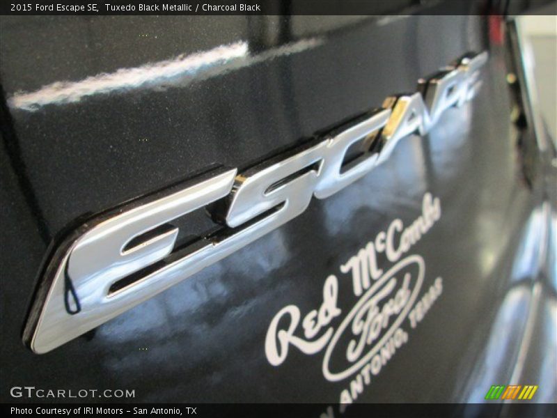 Tuxedo Black Metallic / Charcoal Black 2015 Ford Escape SE