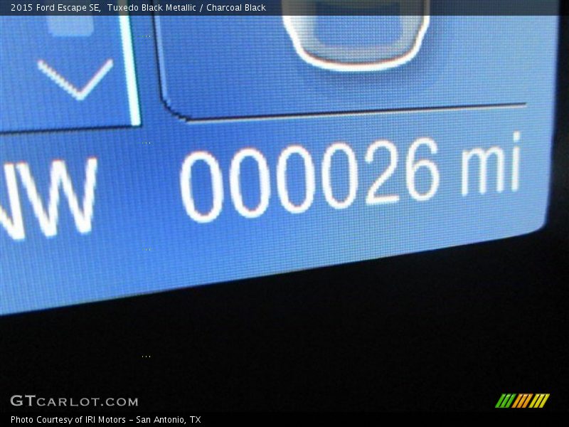 Tuxedo Black Metallic / Charcoal Black 2015 Ford Escape SE
