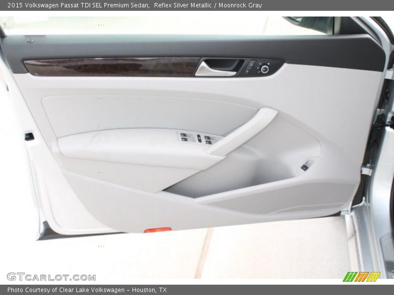 Door Panel of 2015 Passat TDI SEL Premium Sedan