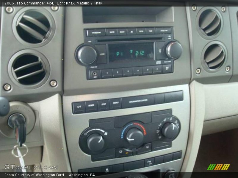 Light Khaki Metallic / Khaki 2006 Jeep Commander 4x4