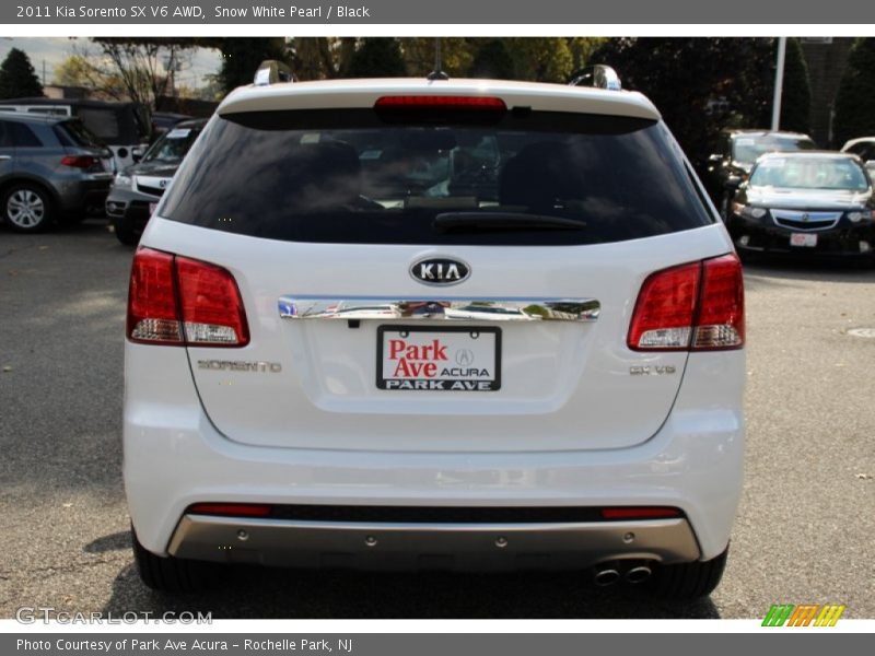 Snow White Pearl / Black 2011 Kia Sorento SX V6 AWD