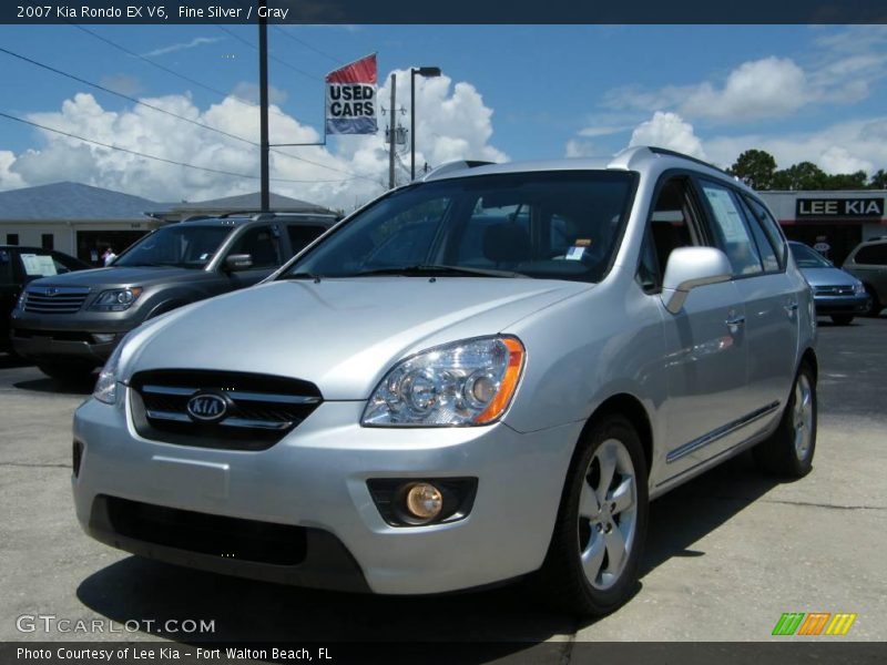 Fine Silver / Gray 2007 Kia Rondo EX V6