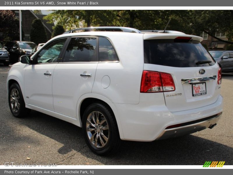 Snow White Pearl / Black 2011 Kia Sorento SX V6 AWD