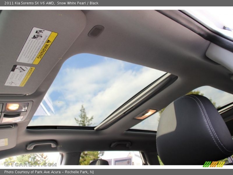 Snow White Pearl / Black 2011 Kia Sorento SX V6 AWD