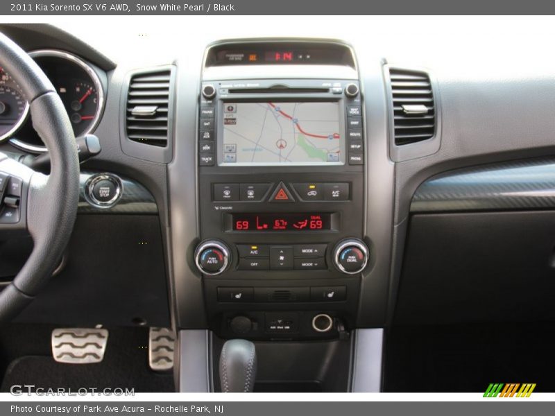 Snow White Pearl / Black 2011 Kia Sorento SX V6 AWD