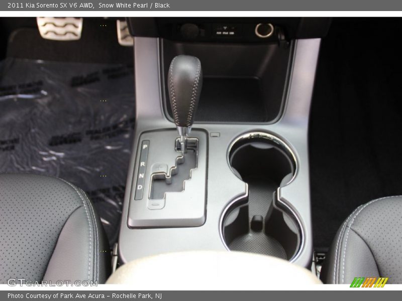 Snow White Pearl / Black 2011 Kia Sorento SX V6 AWD
