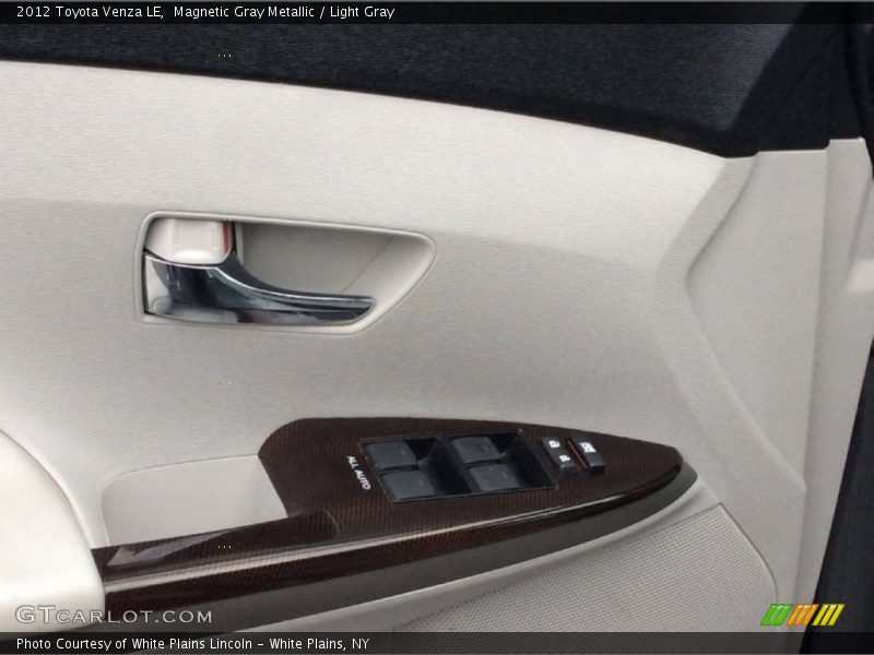 Magnetic Gray Metallic / Light Gray 2012 Toyota Venza LE