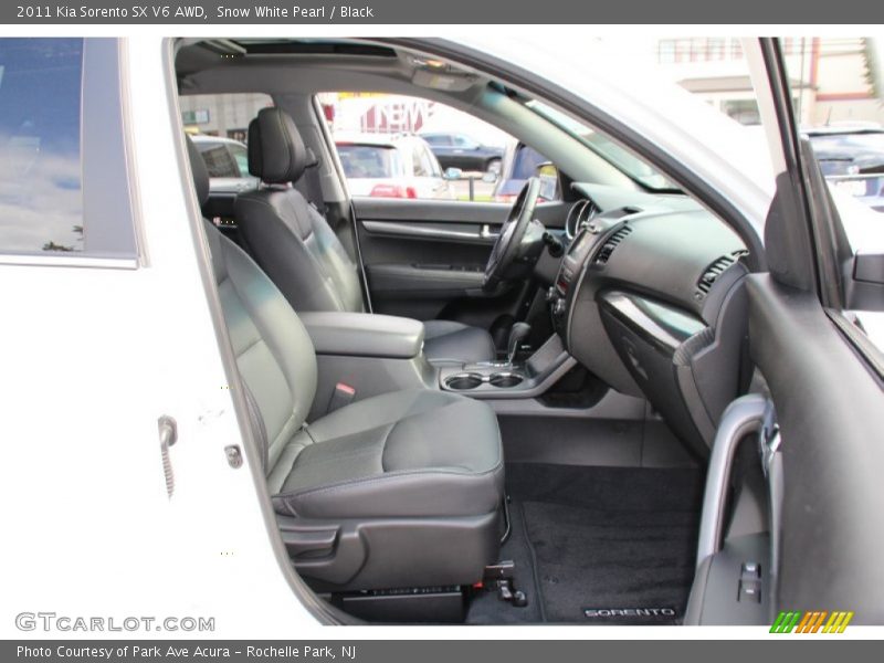 Snow White Pearl / Black 2011 Kia Sorento SX V6 AWD