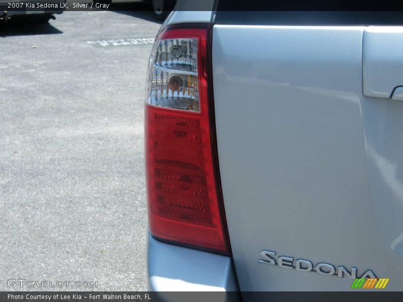 Silver / Gray 2007 Kia Sedona LX