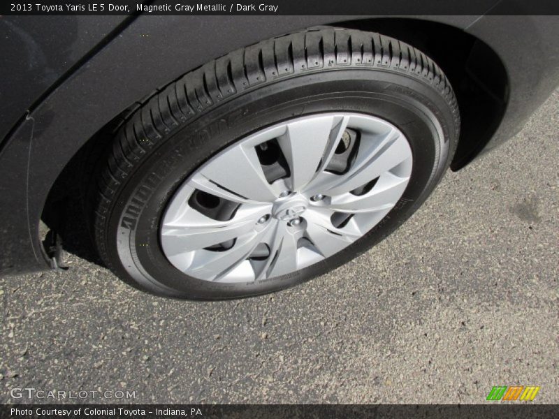 Magnetic Gray Metallic / Dark Gray 2013 Toyota Yaris LE 5 Door