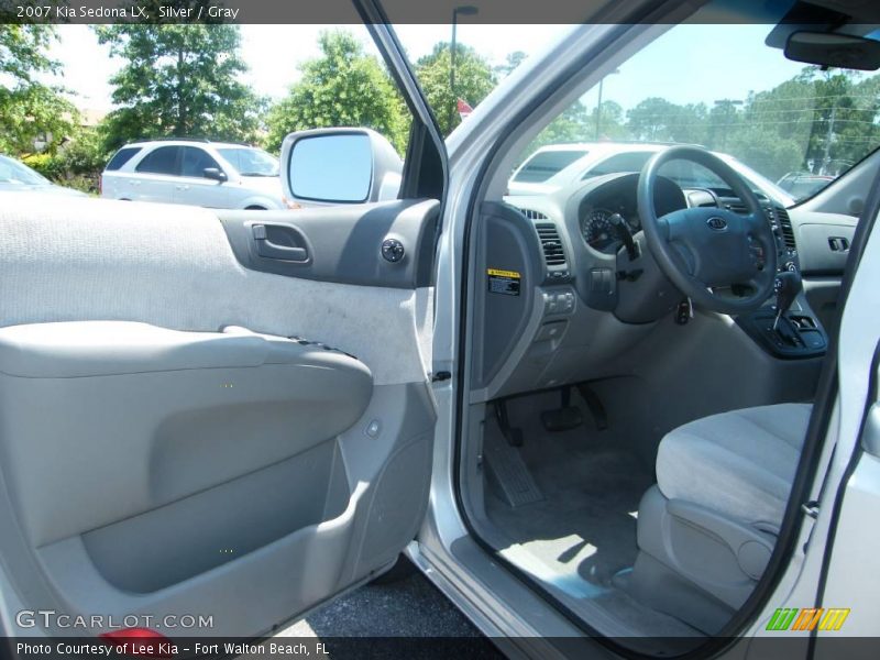 Silver / Gray 2007 Kia Sedona LX