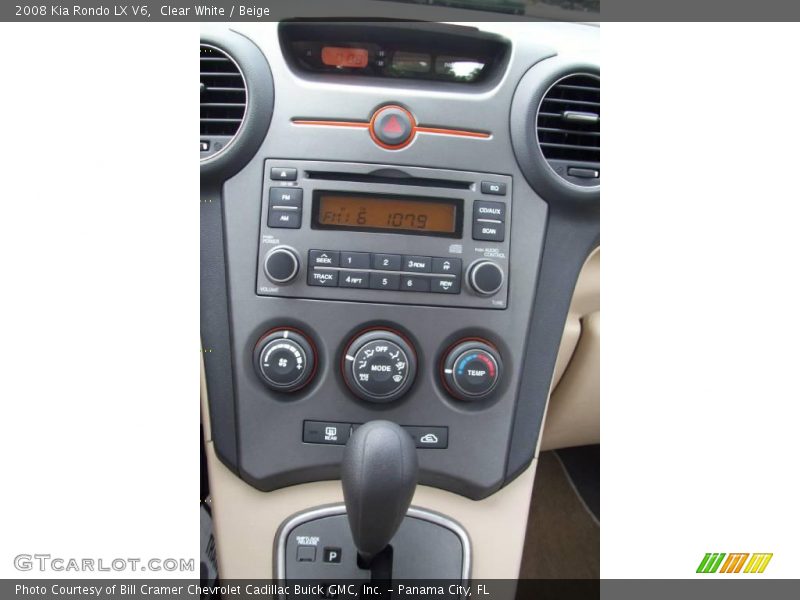 Clear White / Beige 2008 Kia Rondo LX V6
