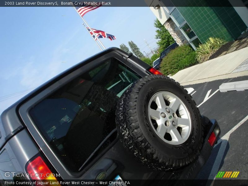 Bonatti Grey Metallic / Black 2003 Land Rover Discovery S
