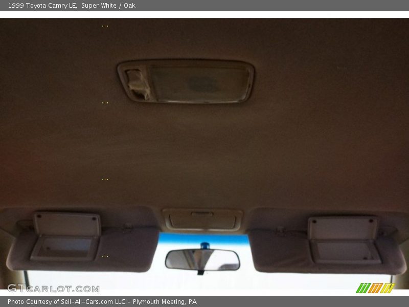 Super White / Oak 1999 Toyota Camry LE