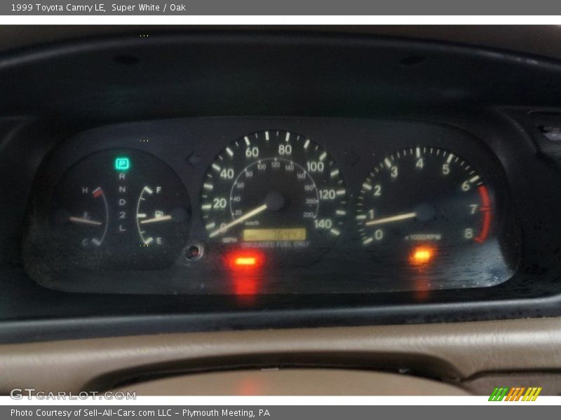 Super White / Oak 1999 Toyota Camry LE