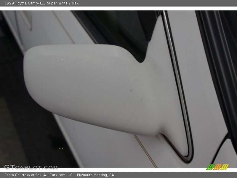 Super White / Oak 1999 Toyota Camry LE