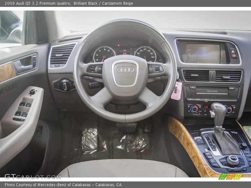 Brilliant Black / Cardamom Beige 2009 Audi Q5 3.2 Premium quattro