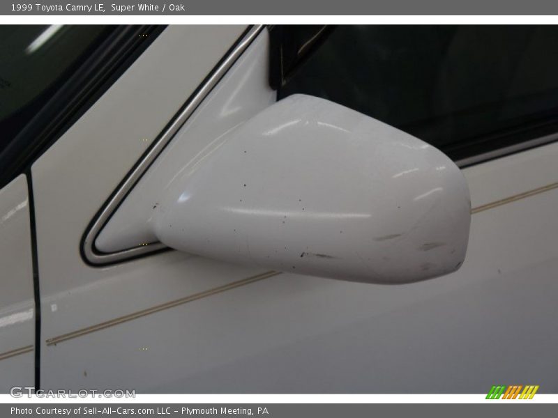 Super White / Oak 1999 Toyota Camry LE