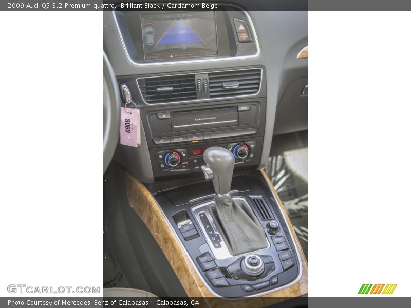 Brilliant Black / Cardamom Beige 2009 Audi Q5 3.2 Premium quattro