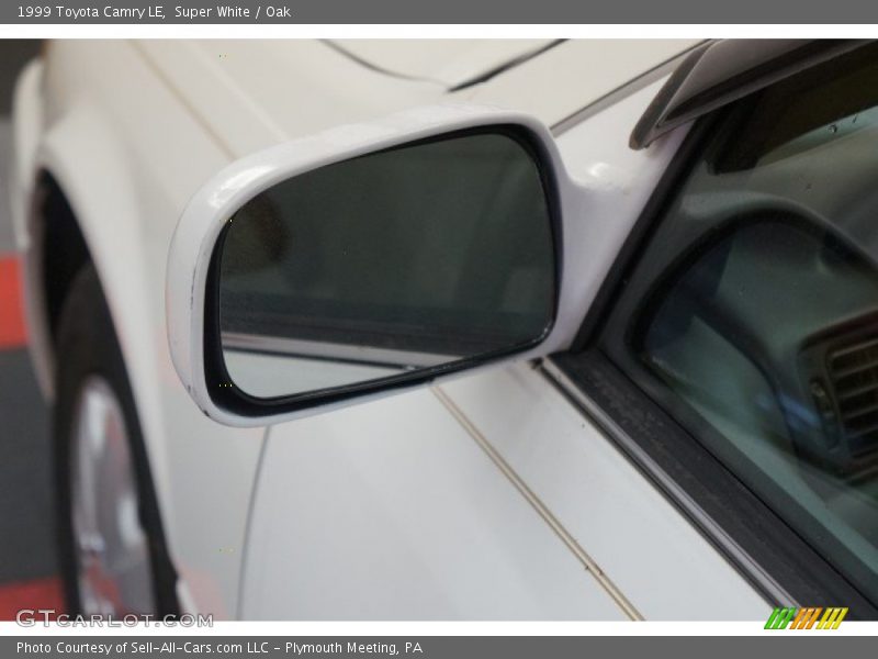 Super White / Oak 1999 Toyota Camry LE