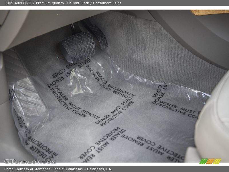 Brilliant Black / Cardamom Beige 2009 Audi Q5 3.2 Premium quattro
