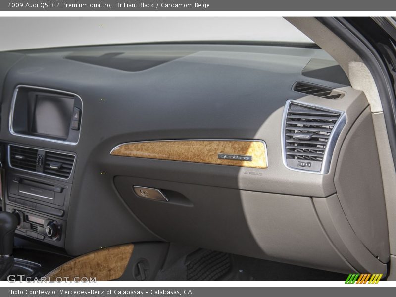 Brilliant Black / Cardamom Beige 2009 Audi Q5 3.2 Premium quattro