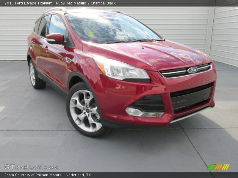 Front 3/4 View of 2015 Escape Titanium