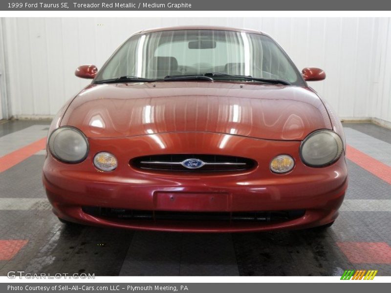 Toreador Red Metallic / Medium Graphite 1999 Ford Taurus SE