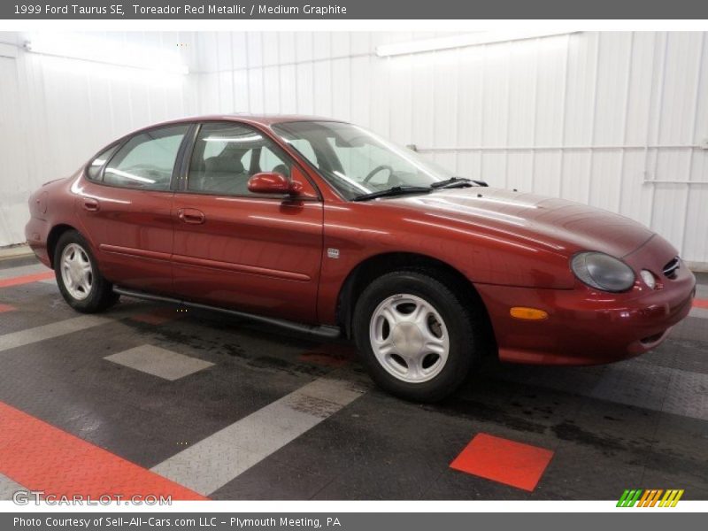 Toreador Red Metallic / Medium Graphite 1999 Ford Taurus SE