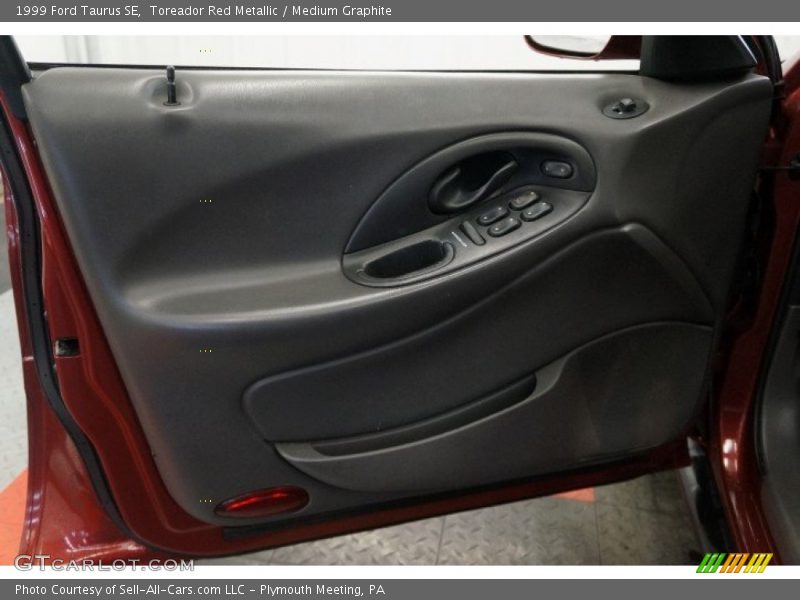 Toreador Red Metallic / Medium Graphite 1999 Ford Taurus SE
