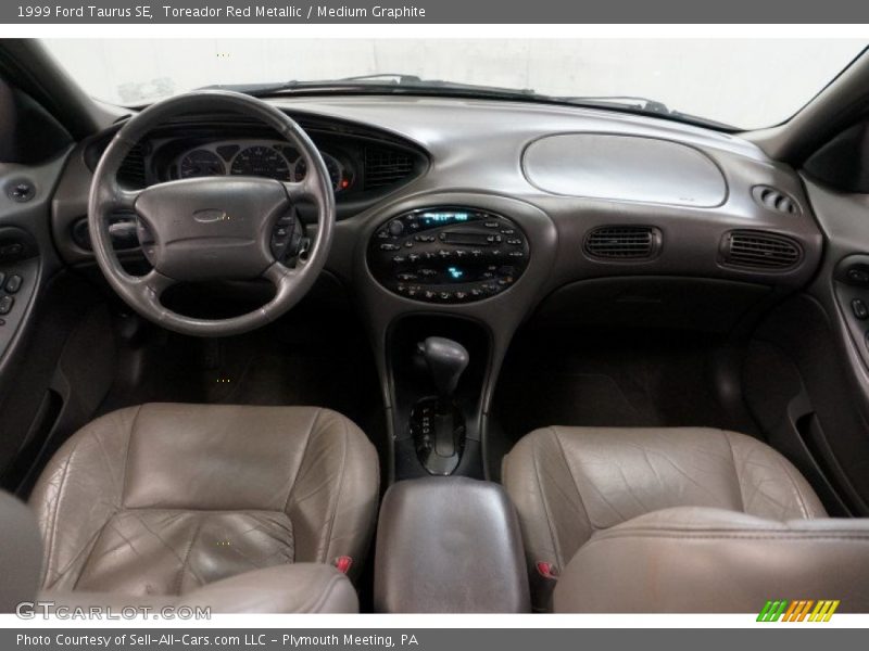 Toreador Red Metallic / Medium Graphite 1999 Ford Taurus SE