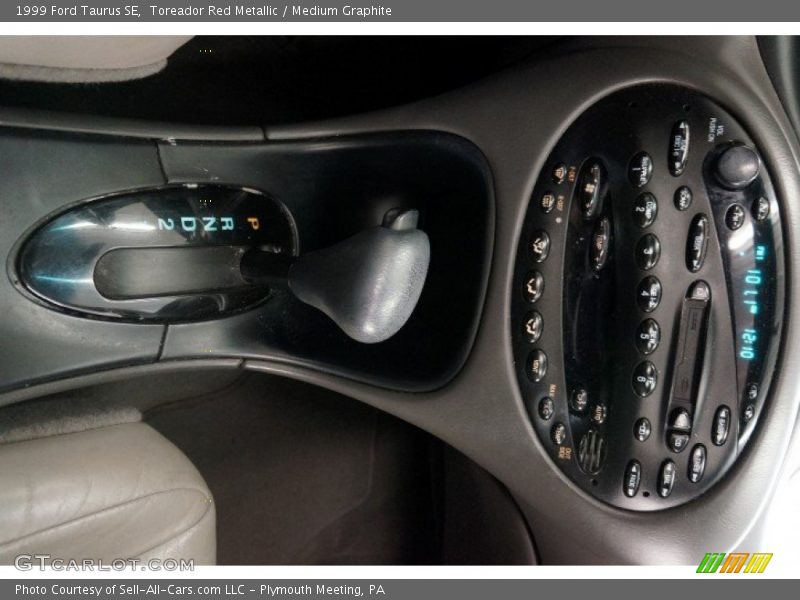 Toreador Red Metallic / Medium Graphite 1999 Ford Taurus SE