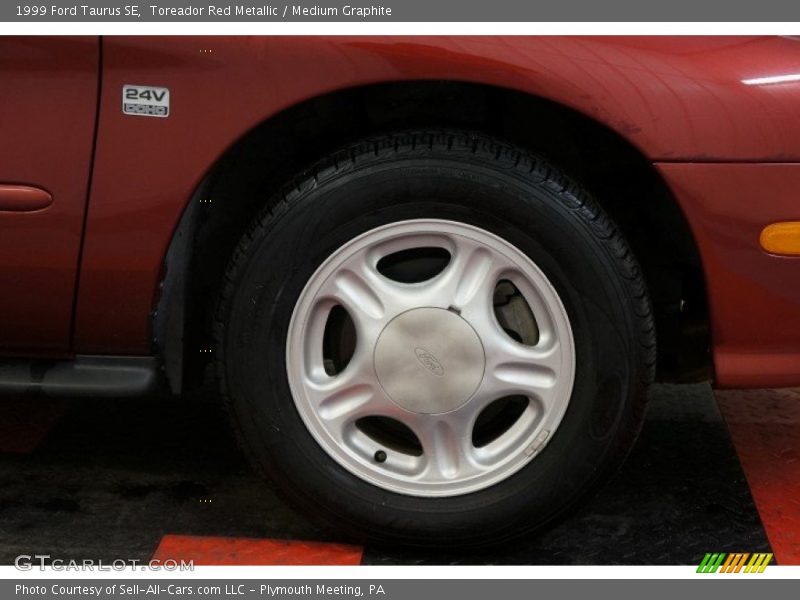 Toreador Red Metallic / Medium Graphite 1999 Ford Taurus SE