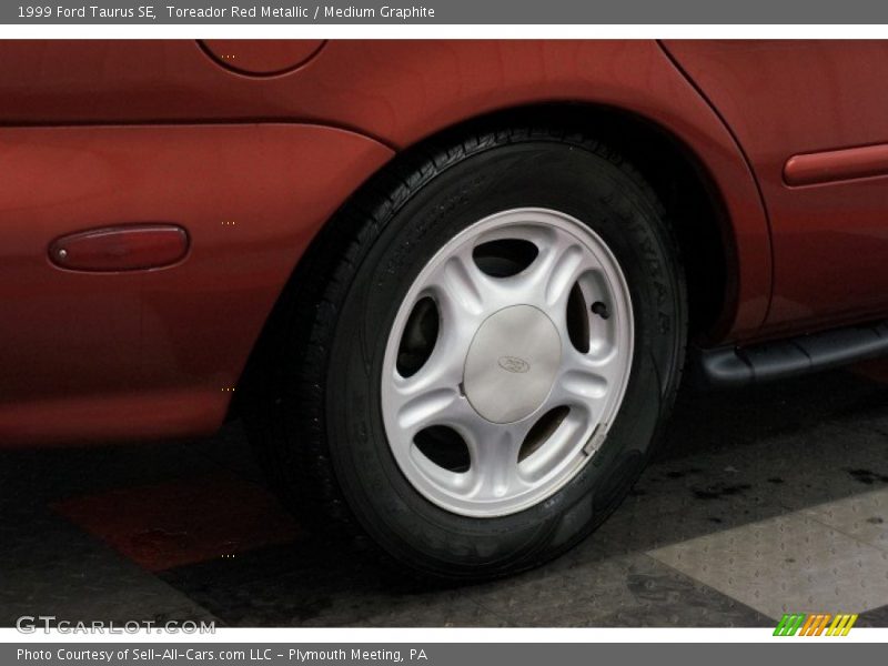 Toreador Red Metallic / Medium Graphite 1999 Ford Taurus SE