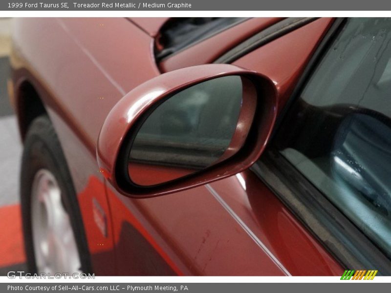 Toreador Red Metallic / Medium Graphite 1999 Ford Taurus SE